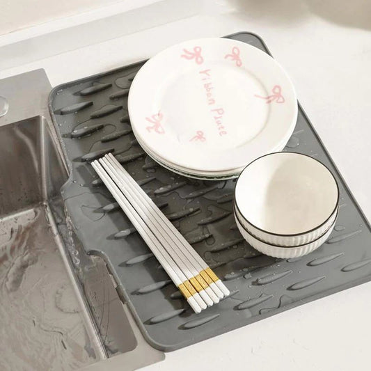💥No-Spill Silicone Worktop Saver – Heat-Resistant & Non-Slip Mat for Drip-Free Drying
